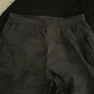 Lululemon Surge Jogger 29” | Camo Black Multi | Small